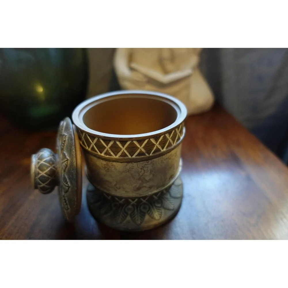 Vintage ceramic brown and cream color lidded canister‎ with leaf design